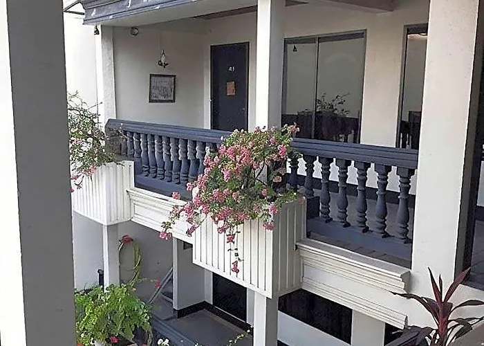 Borarn House 3*